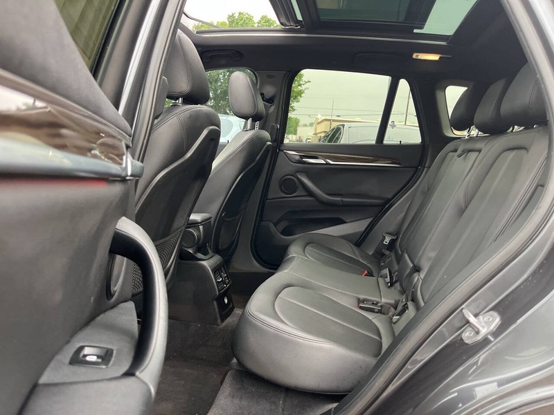 BMW X1 Vehicle Image 08