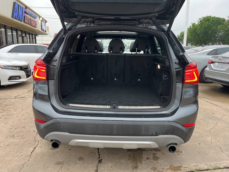 BMW X1 Vehicle Image 10