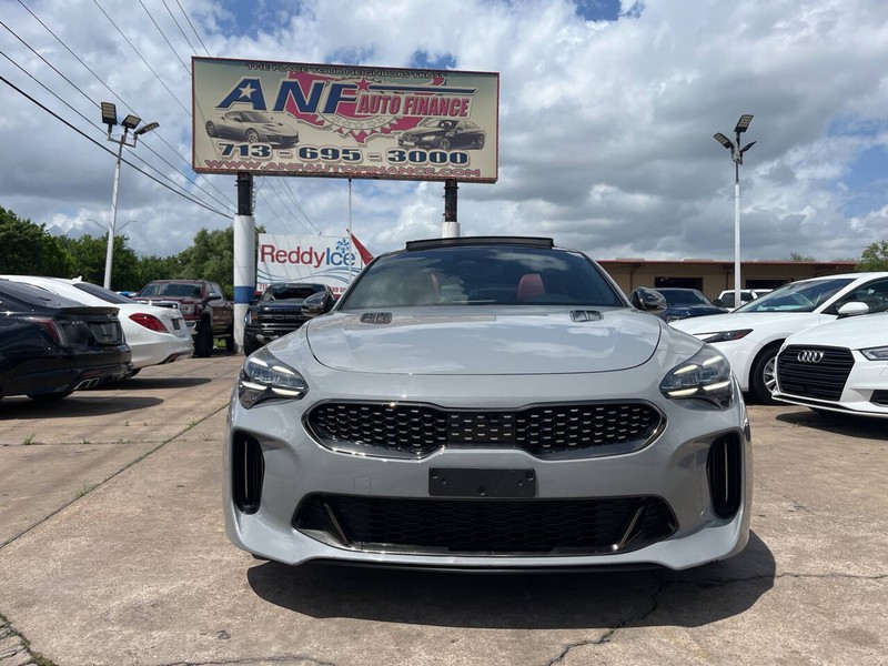 Kia Stinger Vehicle Image 02