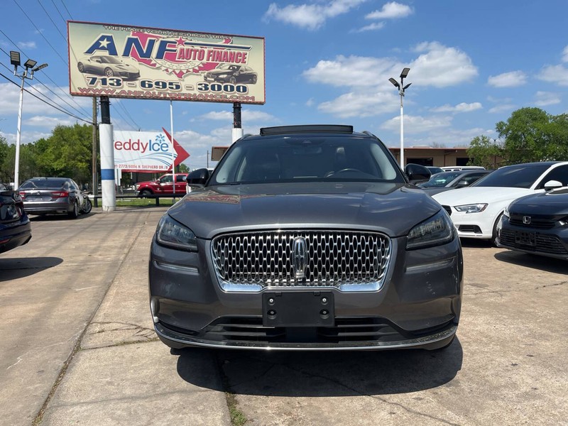 Lincoln Corsair Vehicle Image 02