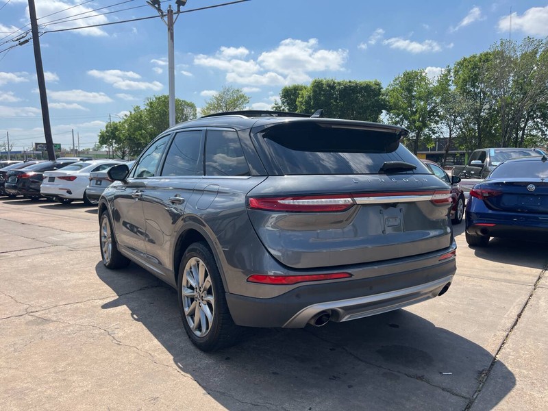 Lincoln Corsair Vehicle Image 03