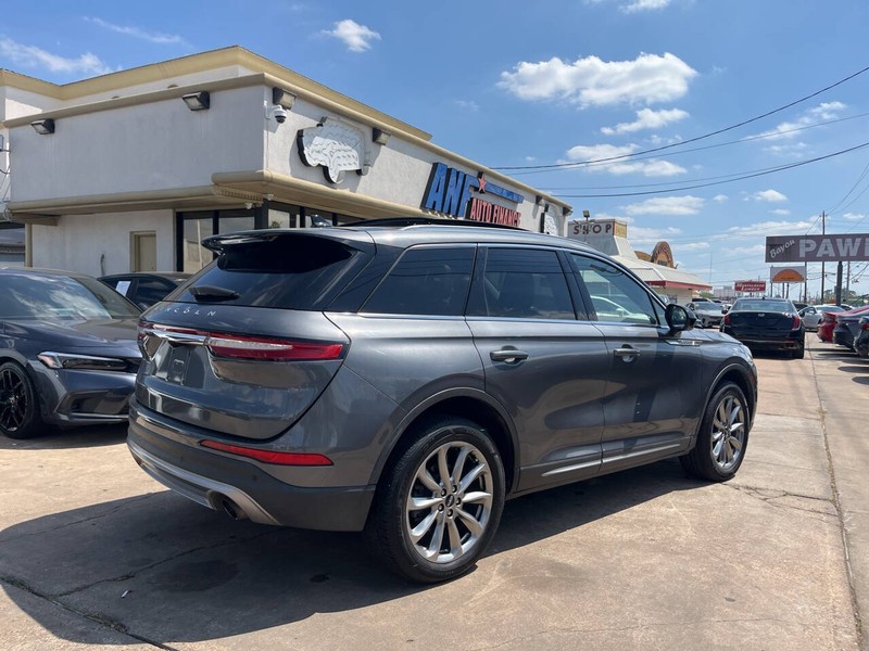 Lincoln Corsair Vehicle Image 05