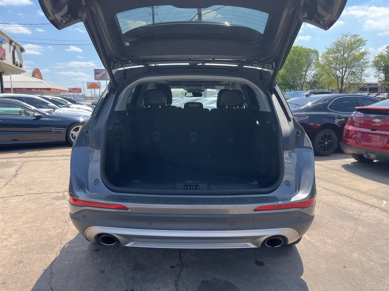 Lincoln Corsair Vehicle Image 09