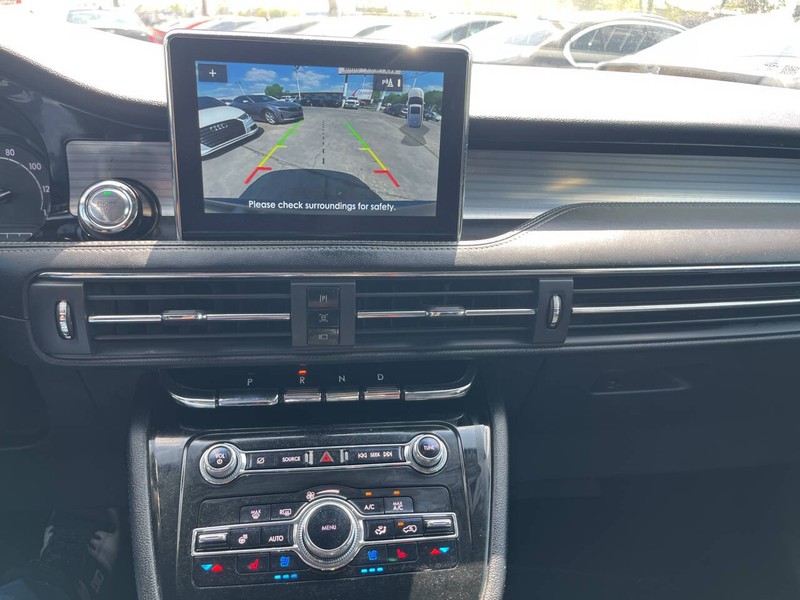 Lincoln Corsair Vehicle Image 12