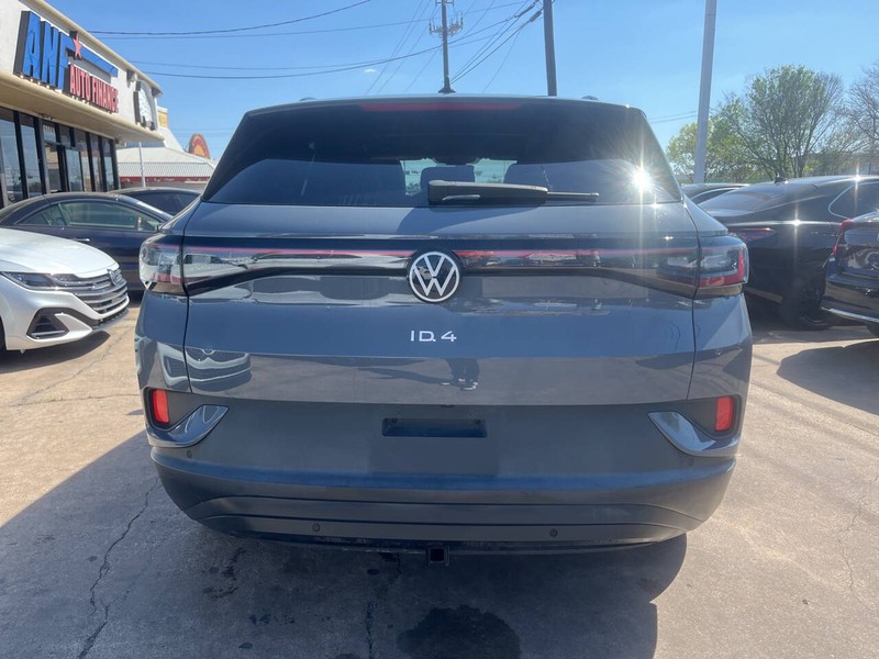 Volkswagen ID.4 Vehicle Image 04