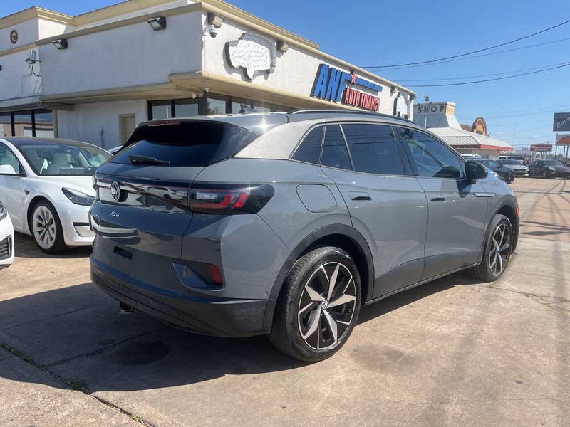 Volkswagen ID.4 Vehicle Image 05