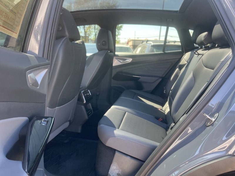 Volkswagen ID.4 Vehicle Image 08