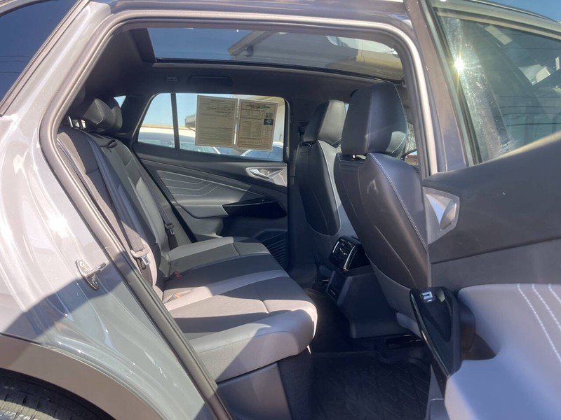 Volkswagen ID.4 Vehicle Image 10