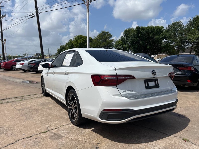 Volkswagen Jetta Vehicle Image 04