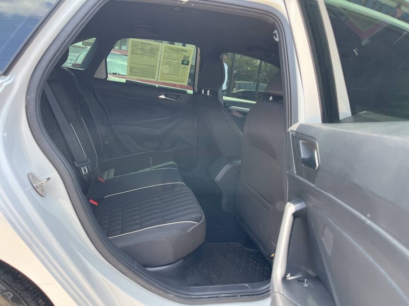 Volkswagen Jetta Vehicle Image 12