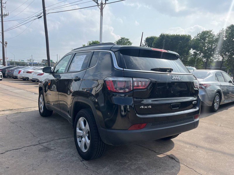 Jeep Compass Vehicle Image 03