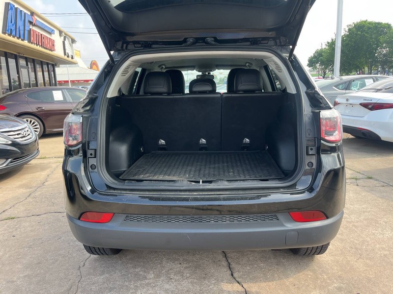 Jeep Compass Vehicle Image 09