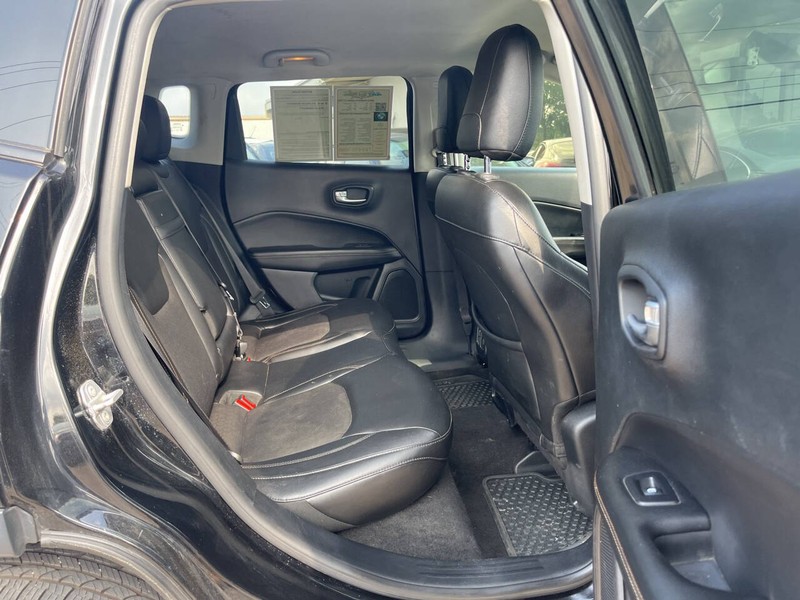 Jeep Compass Vehicle Image 10