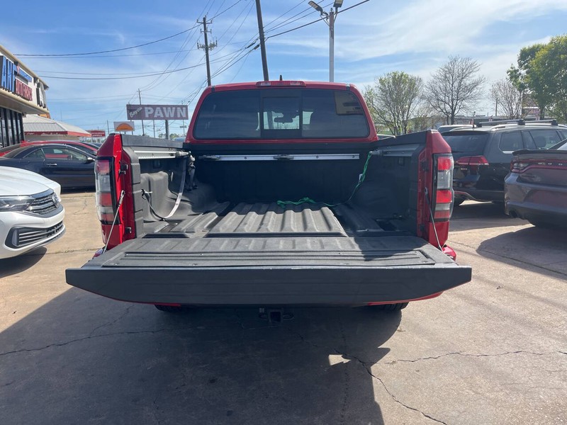 Nissan Frontier Vehicle Image 09