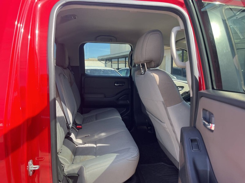 Nissan Frontier Vehicle Image 10