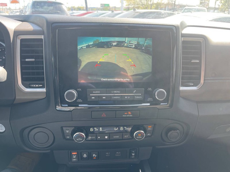 Nissan Frontier Vehicle Image 12