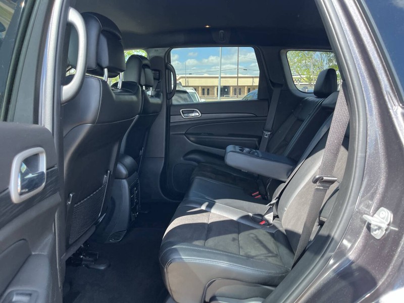 Jeep Grand Cherokee Vehicle Image 08