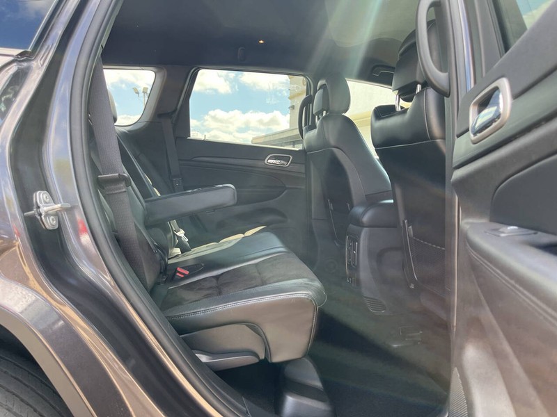 Jeep Grand Cherokee Vehicle Image 10