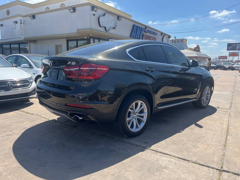 BMW X6 Vehicle Image 05