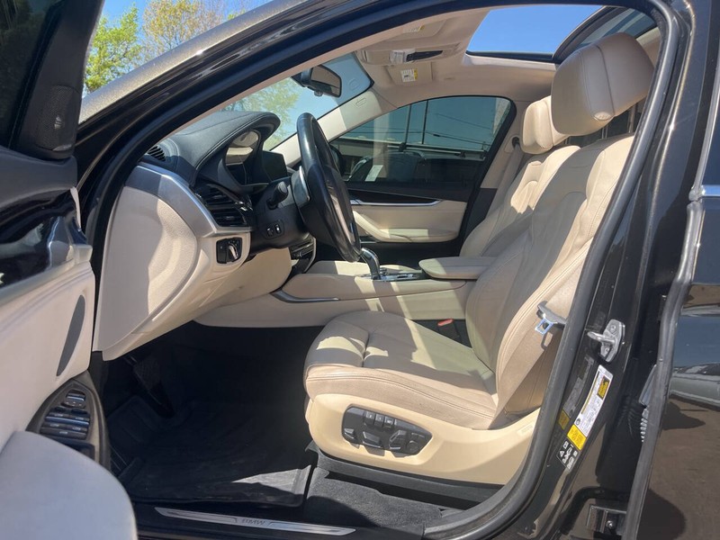 BMW X6 Vehicle Image 07