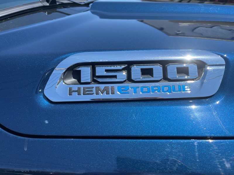 Ram 1500 Vehicle Image 12