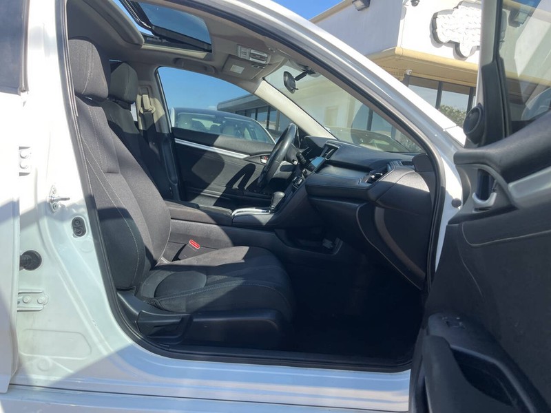 Honda Civic Vehicle Image 11