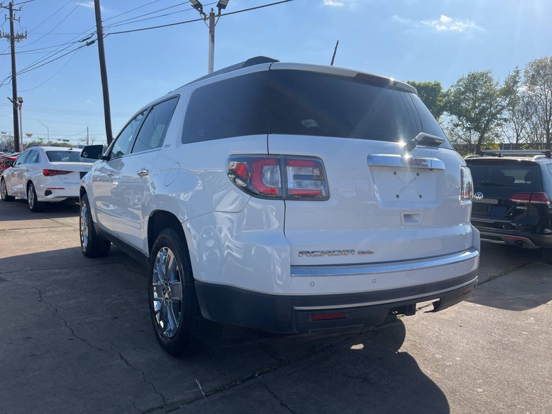 GMC Acadia Limited Vehicle Image 03