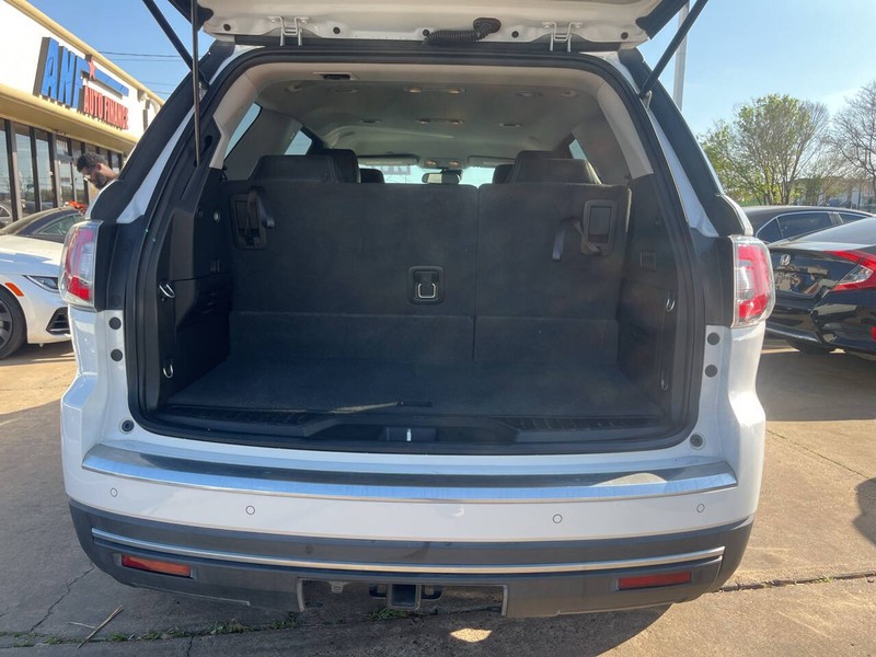 GMC Acadia Limited Vehicle Image 10