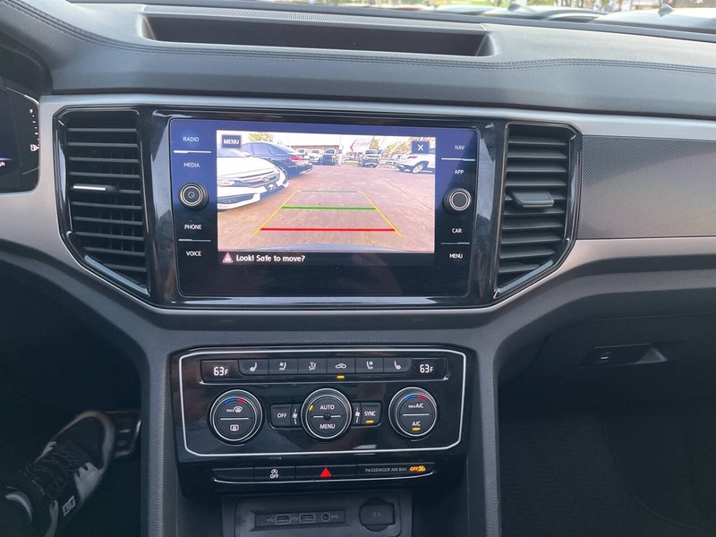 Volkswagen Atlas Cross Sport Vehicle Image 11