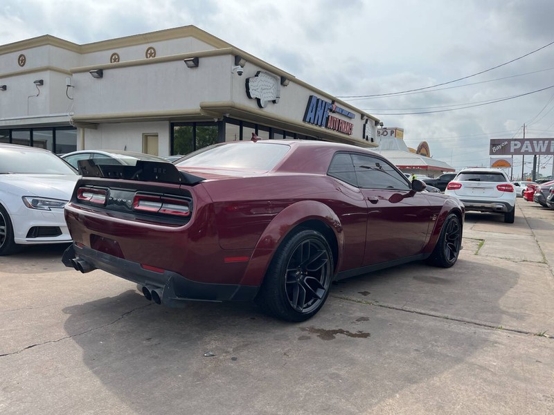 Dodge Challenger Vehicle Image 05