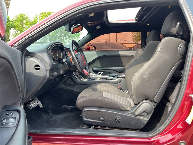 Dodge Challenger Vehicle Image 07