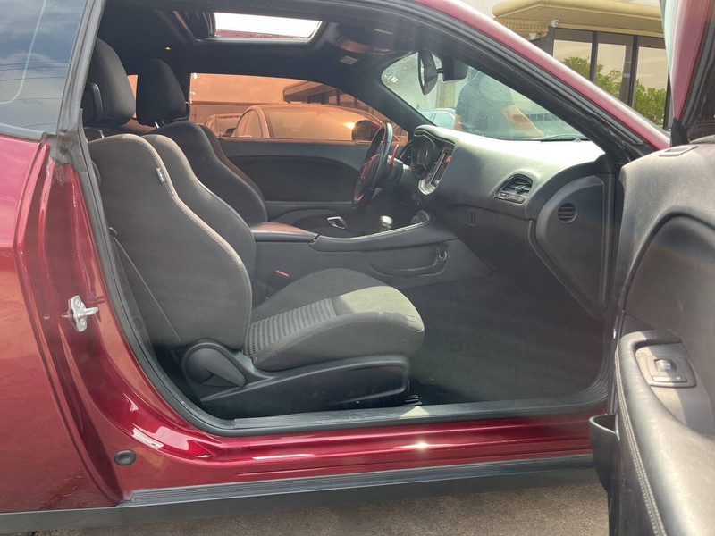 Dodge Challenger Vehicle Image 10