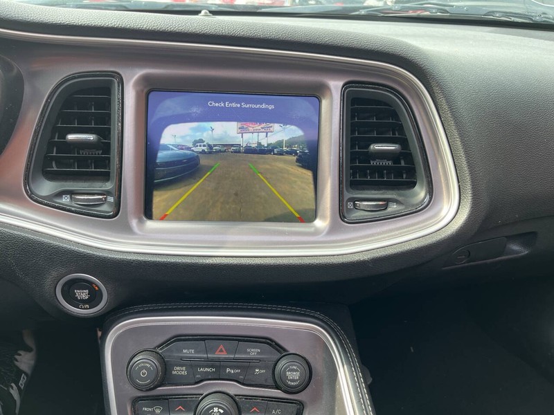 Dodge Challenger Vehicle Image 12