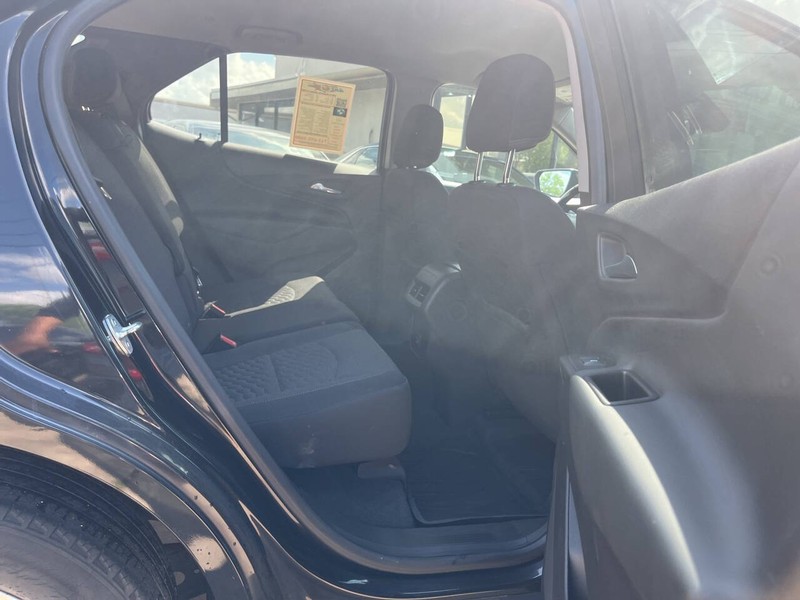 Chevrolet Equinox Vehicle Image 10