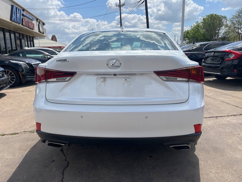 Lexus IS 300 Vehicle Image 04