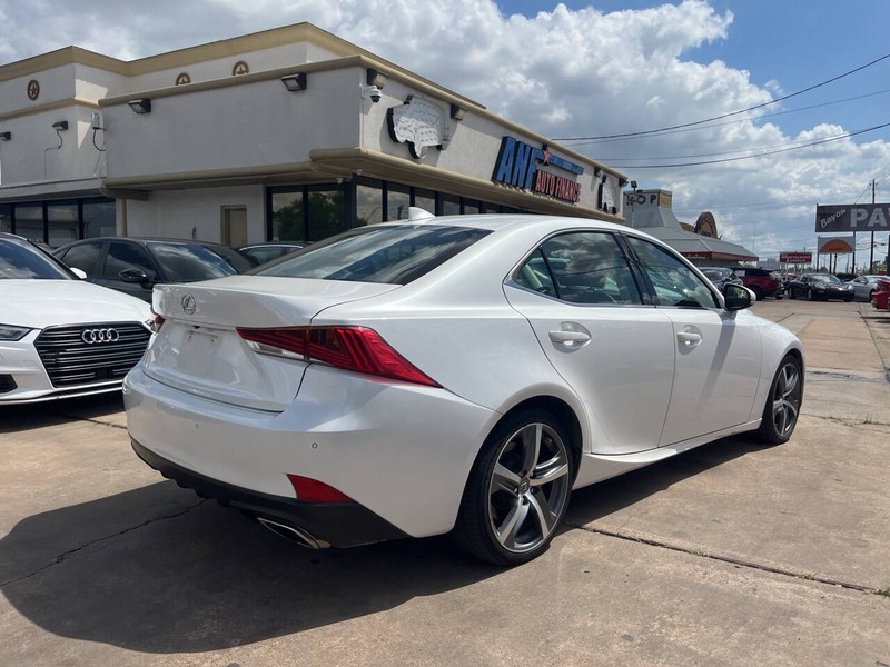 Lexus IS 300 Vehicle Image 05