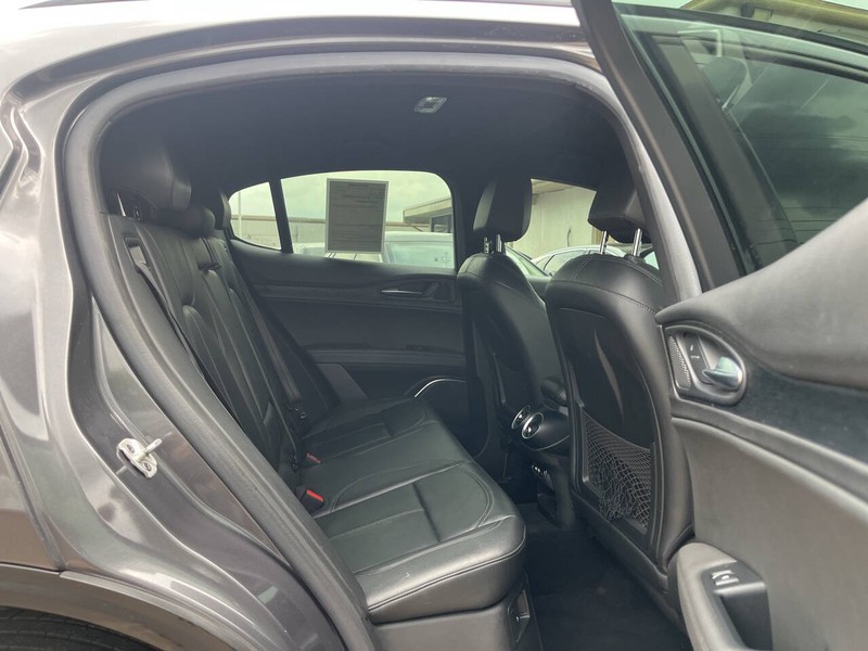 Alfa Romeo Stelvio Vehicle Image 10