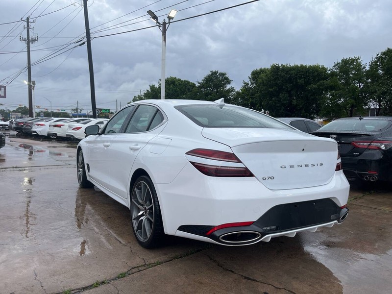 Genesis G70 Vehicle Image 03