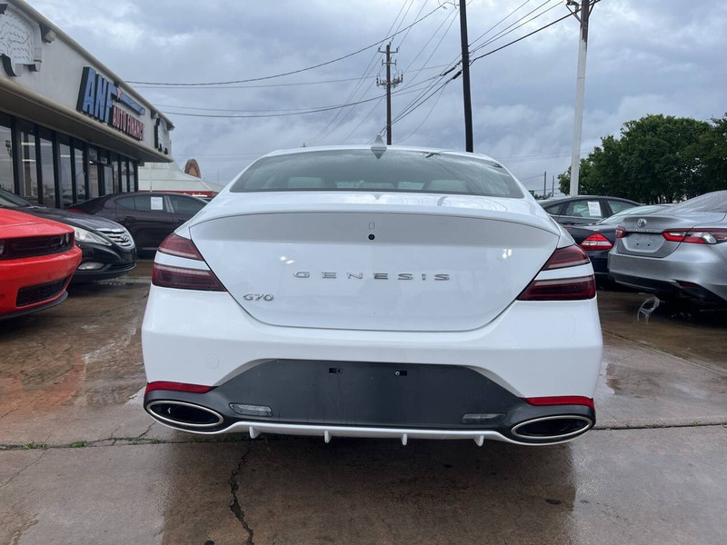 Genesis G70 Vehicle Image 04