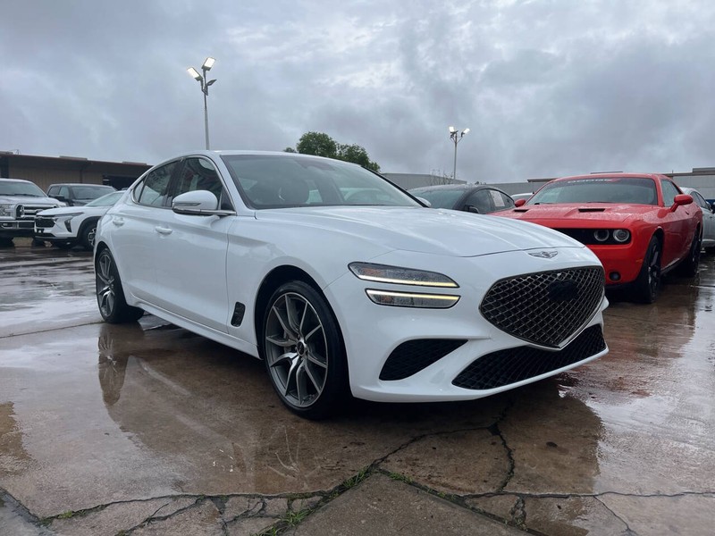 Genesis G70 Vehicle Image 06