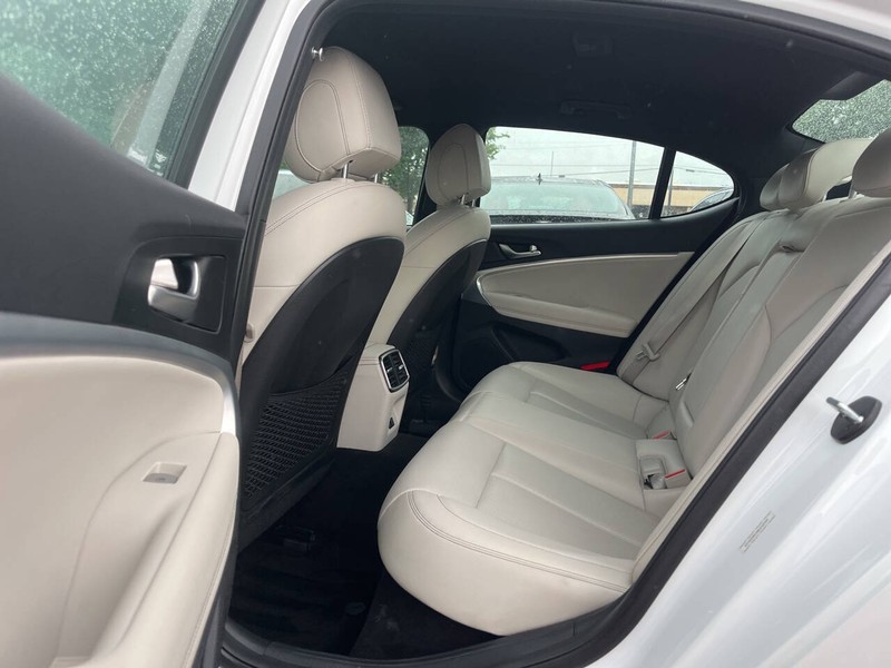 Genesis G70 Vehicle Image 08