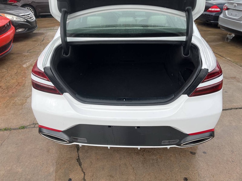 Genesis G70 Vehicle Image 09