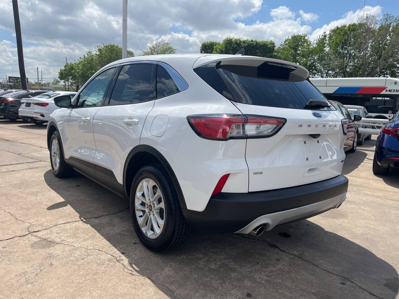 Ford Escape Vehicle Image 03