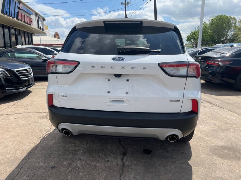 Ford Escape Vehicle Image 04