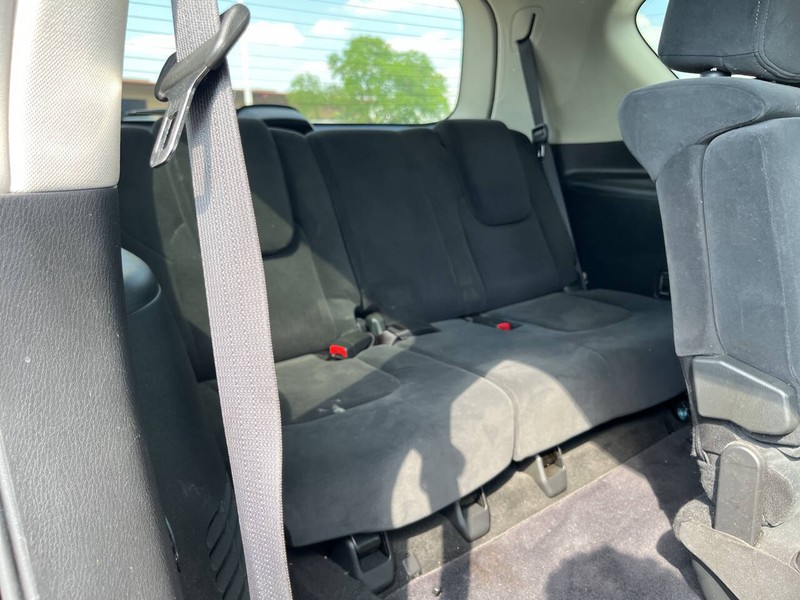 Nissan Armada Vehicle Image 12