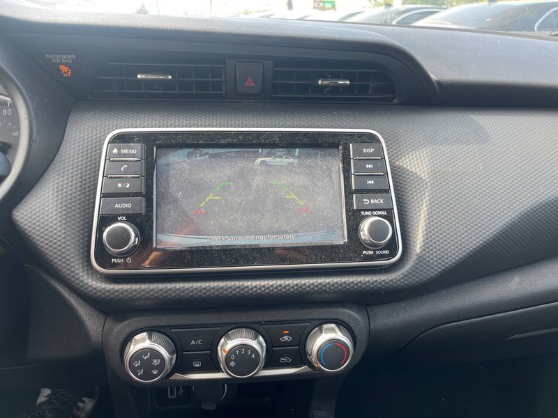 Nissan Kicks Vehicle Image 12