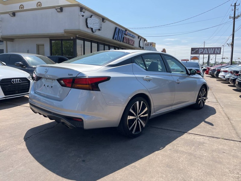 Nissan Altima Vehicle Image 05