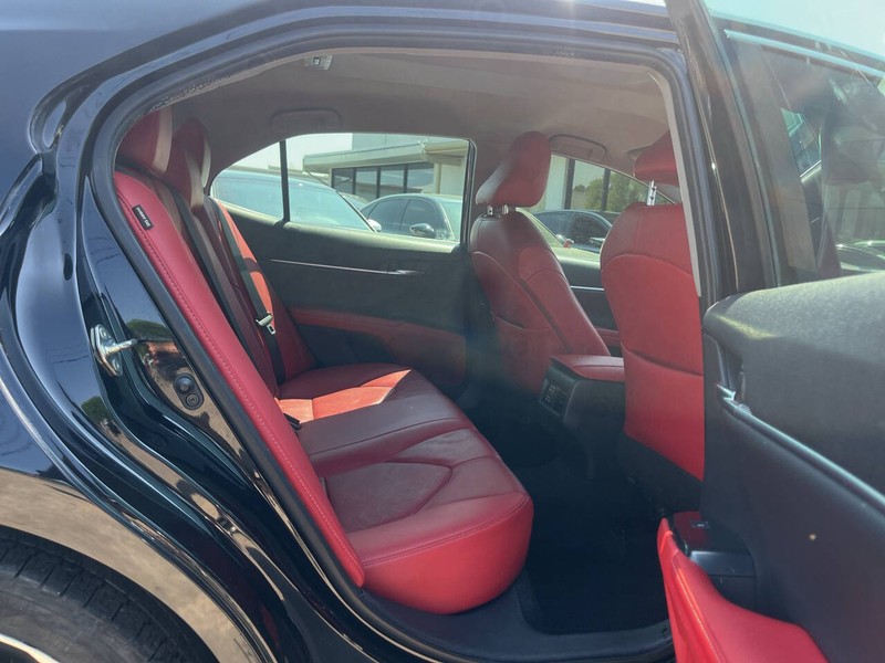 Toyota Camry Vehicle Image 09