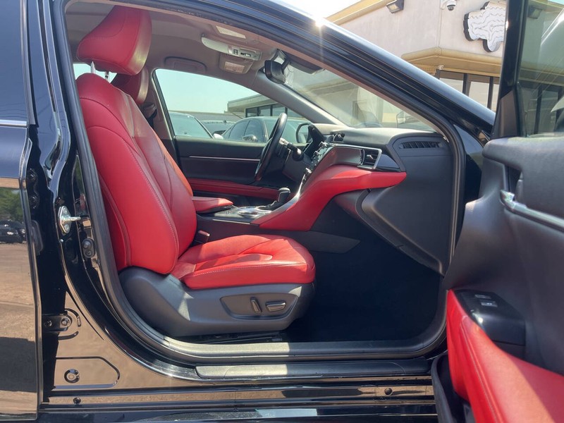 Toyota Camry Vehicle Image 10