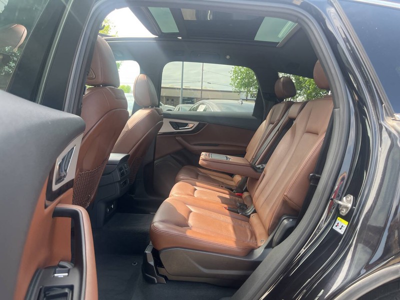 Audi Q7 Vehicle Image 08